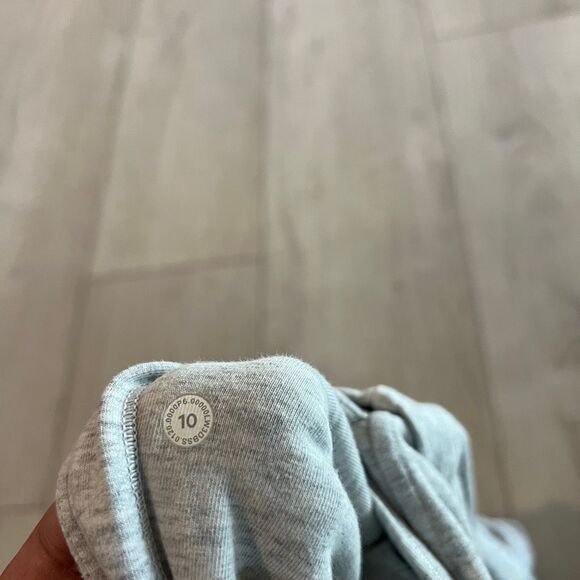 Lululemon Find your Unwind Pullover In Heathered Core Ultra Light Grey size 10 - Picture 7 of 9